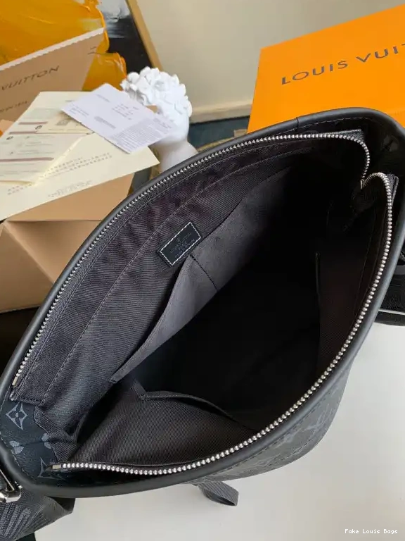 Rep ladies VUITTON LOUIS MESSENGER BAG 0511